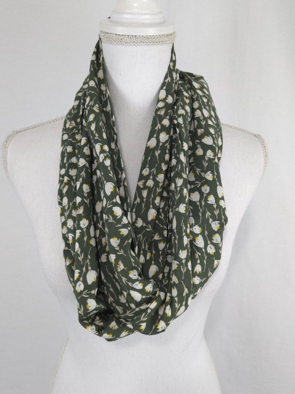 Speakeasy Travel Supply Women's Infinity Lightweight Floral Print Scarf